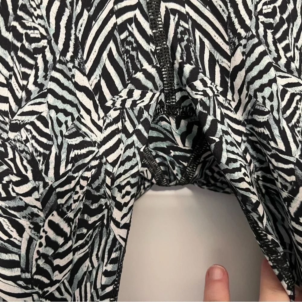 Lululemon Wunder Under Leggings Dazzle Nulux Alpine White Black, Size 4